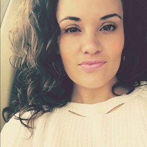 Meet your Posher, Alexandra